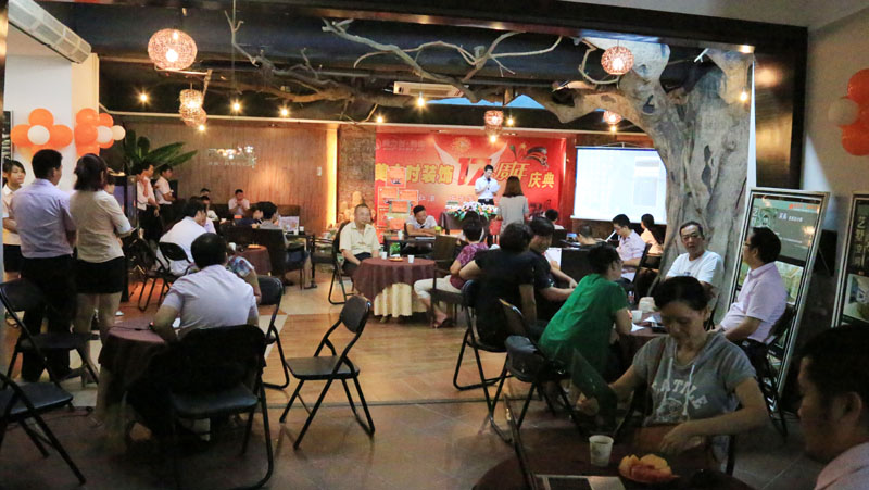 美力时装饰17周年现场活动图